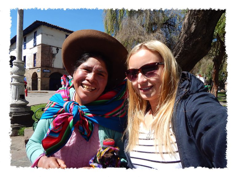 Hannah und Inka Dame in Cusco
