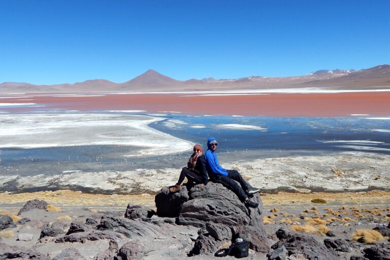 Uyuni - Hannah & Henrik an Laguna Colorada
