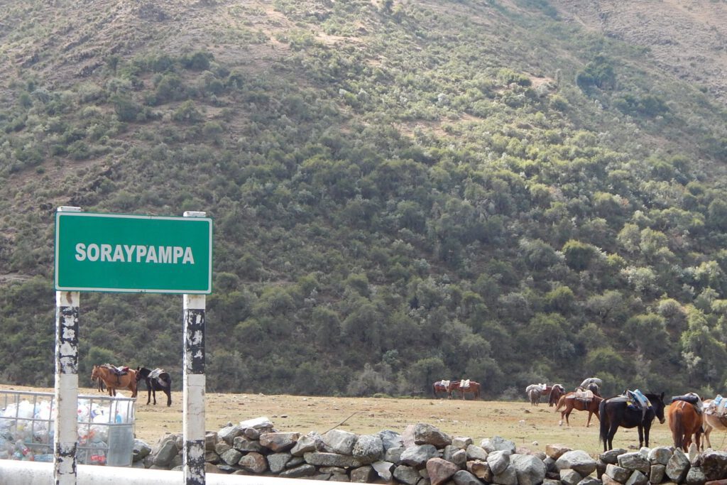Laguna Humantay - Ortsschild Soraypampa