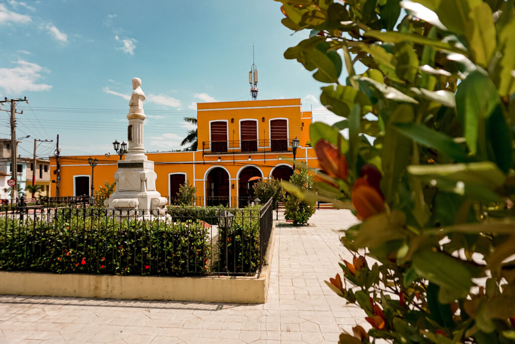 Plaza Santa Ana in Trinidad Kuba