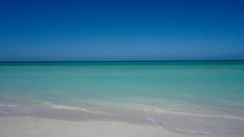 Strand und türkisblaues Wasser in Varadero